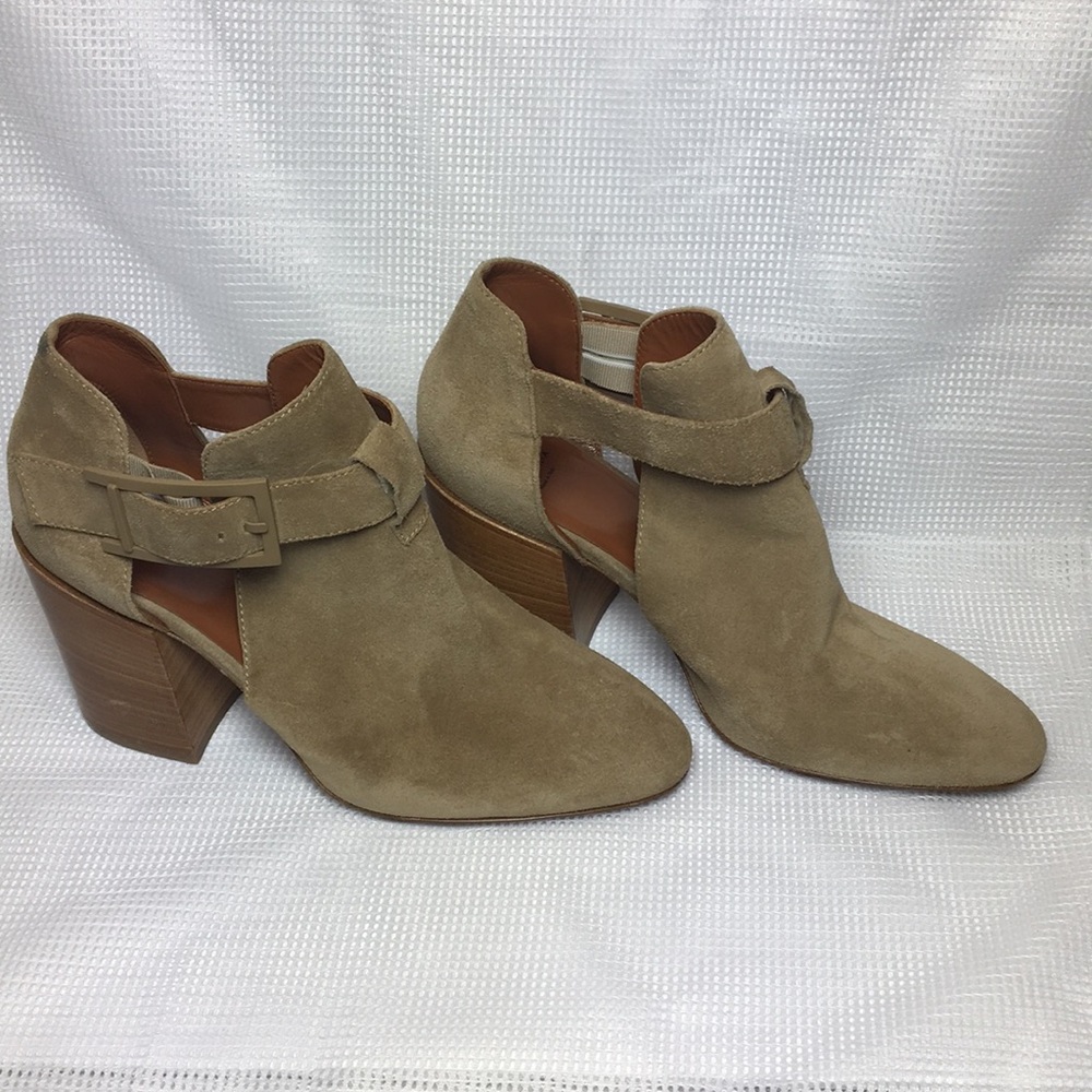 New Aquatalia Freddi Boots Size 9